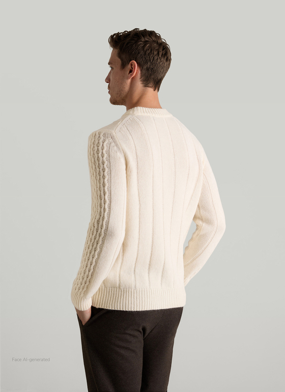 Pullover Rundhals 1/1 Arm Off White Frontansicht