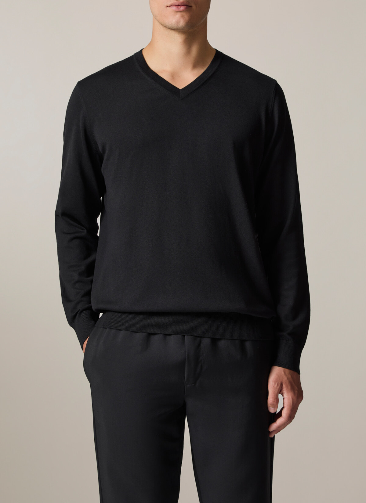 Pullover V-Ausschnitt 1/1 Arm, Black Frontansicht