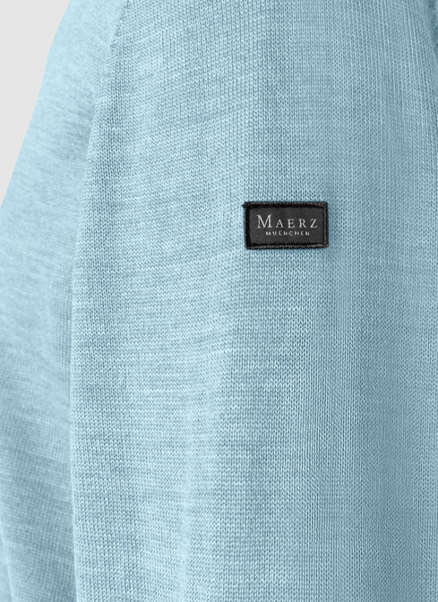 Pullover width=