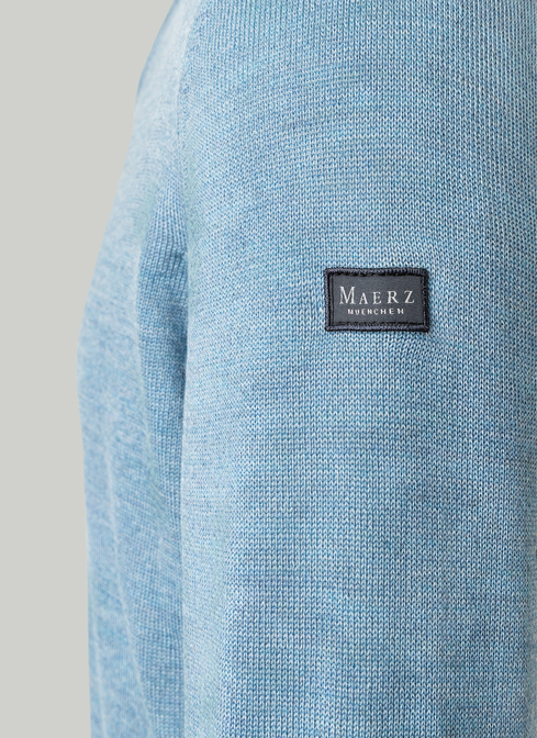 Pullover width=