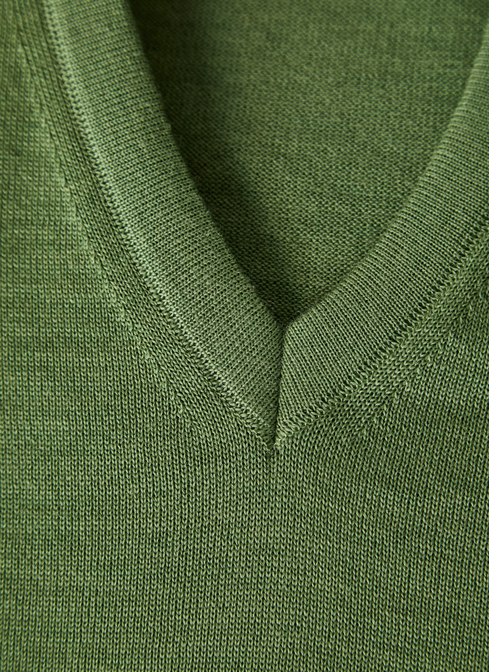 Pullover width=