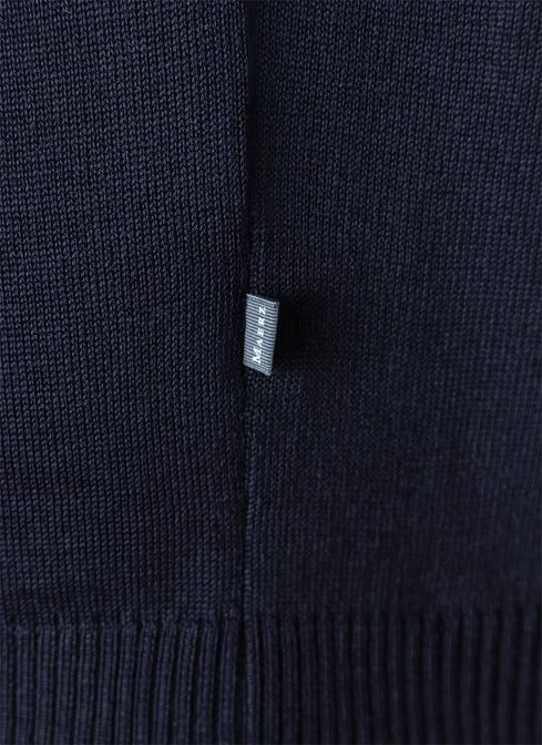 Pullover width=