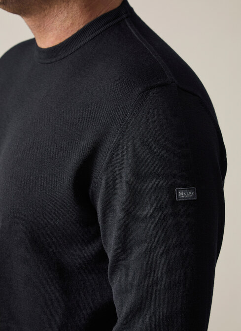 Pullover width=