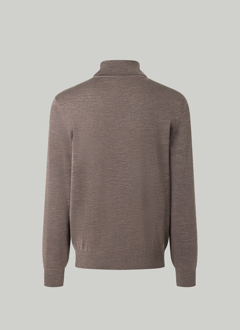 Pullover width=