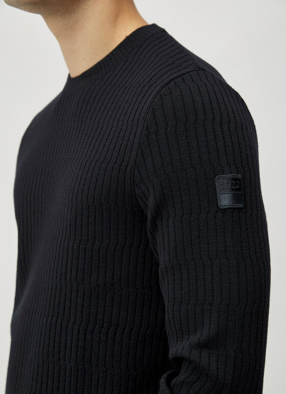 Pullover Rundhals 1/1 Arm Black Frontansicht