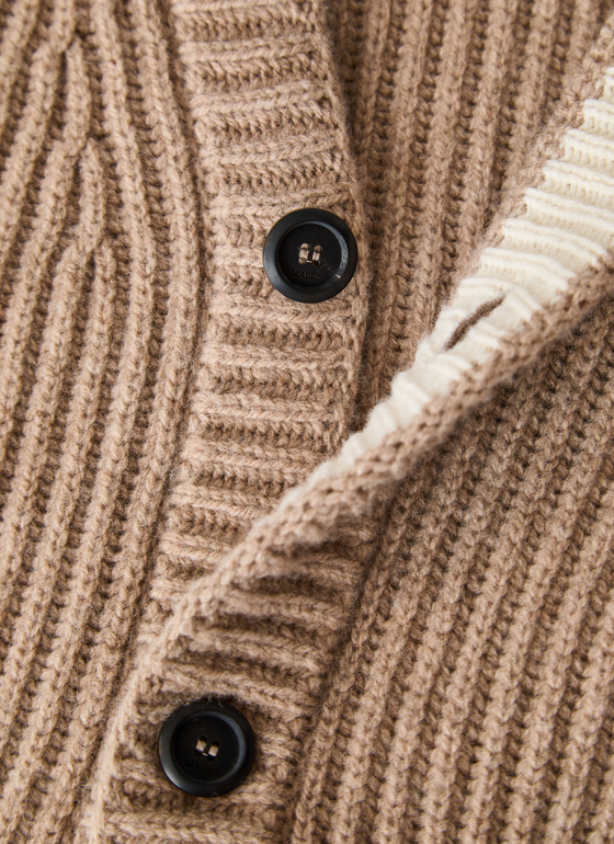 Cardigan  1/1 Arm Hazelnut Frontansicht