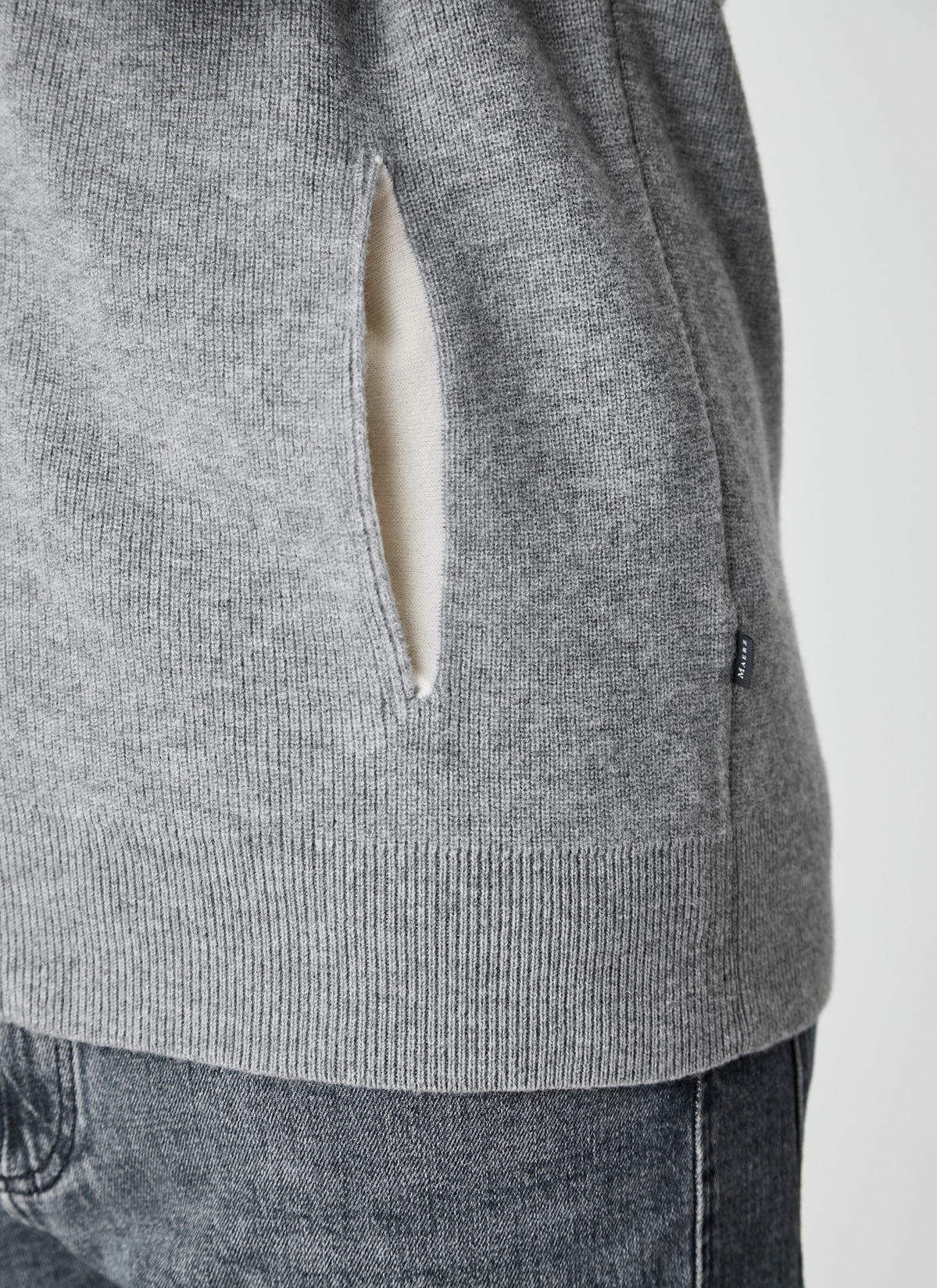 Strickjacke Zip 1/1 Arm, Smoky Grey Detailansicht 2