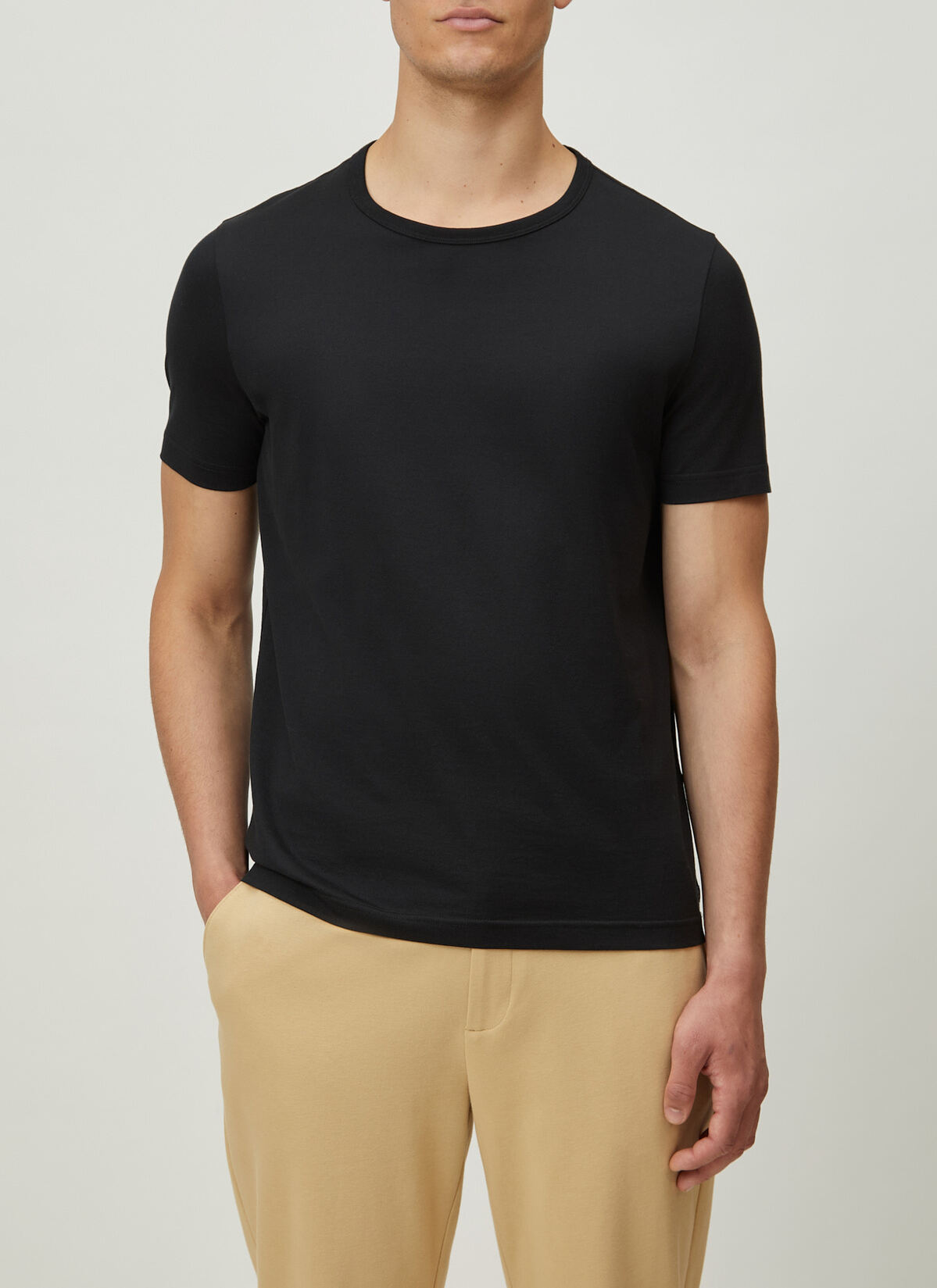 T-Shirt Rundhals 1/2 Arm, Black Frontansicht