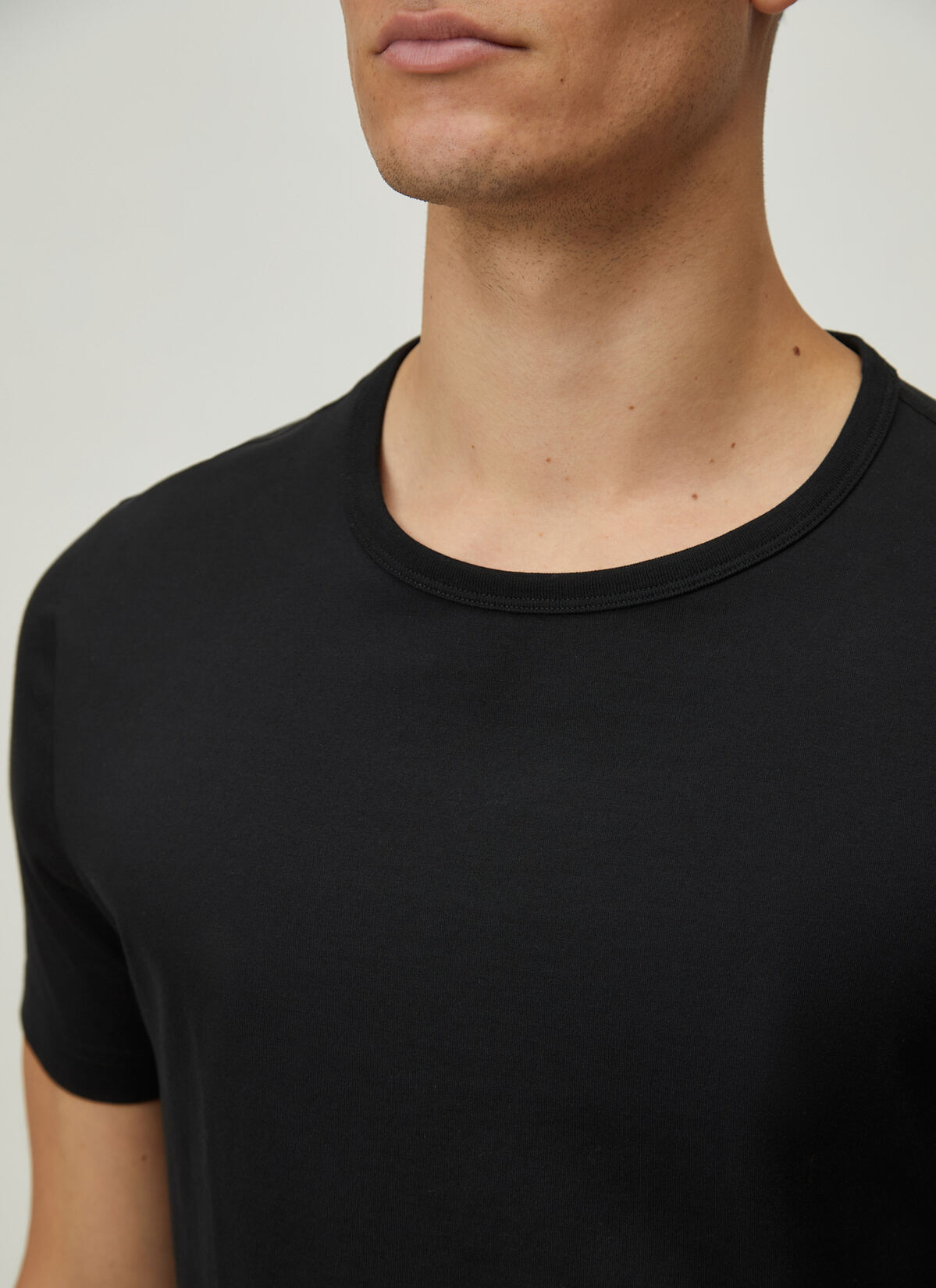 T-Shirt Rundhals 1/2 Arm, Black Detailansicht 2