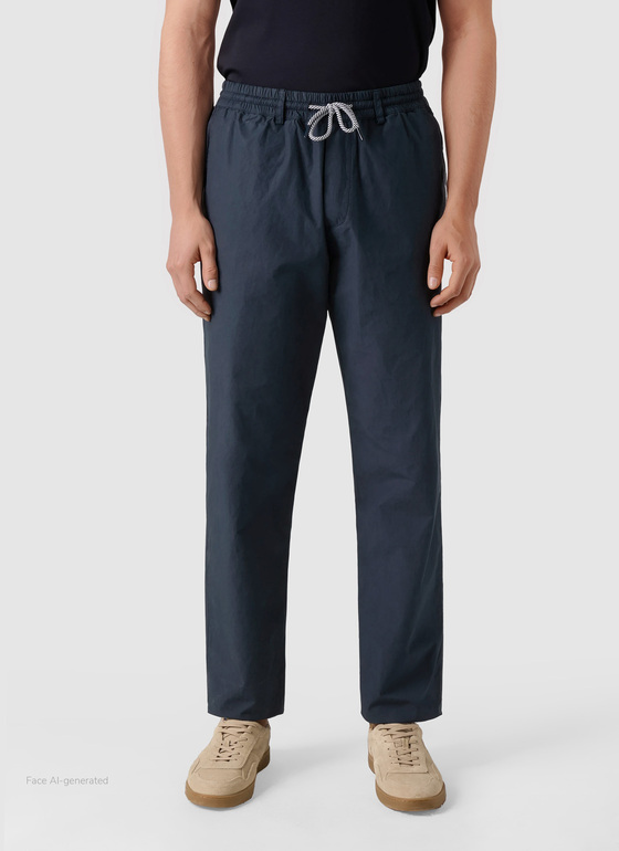 Hose Navy Frontansicht