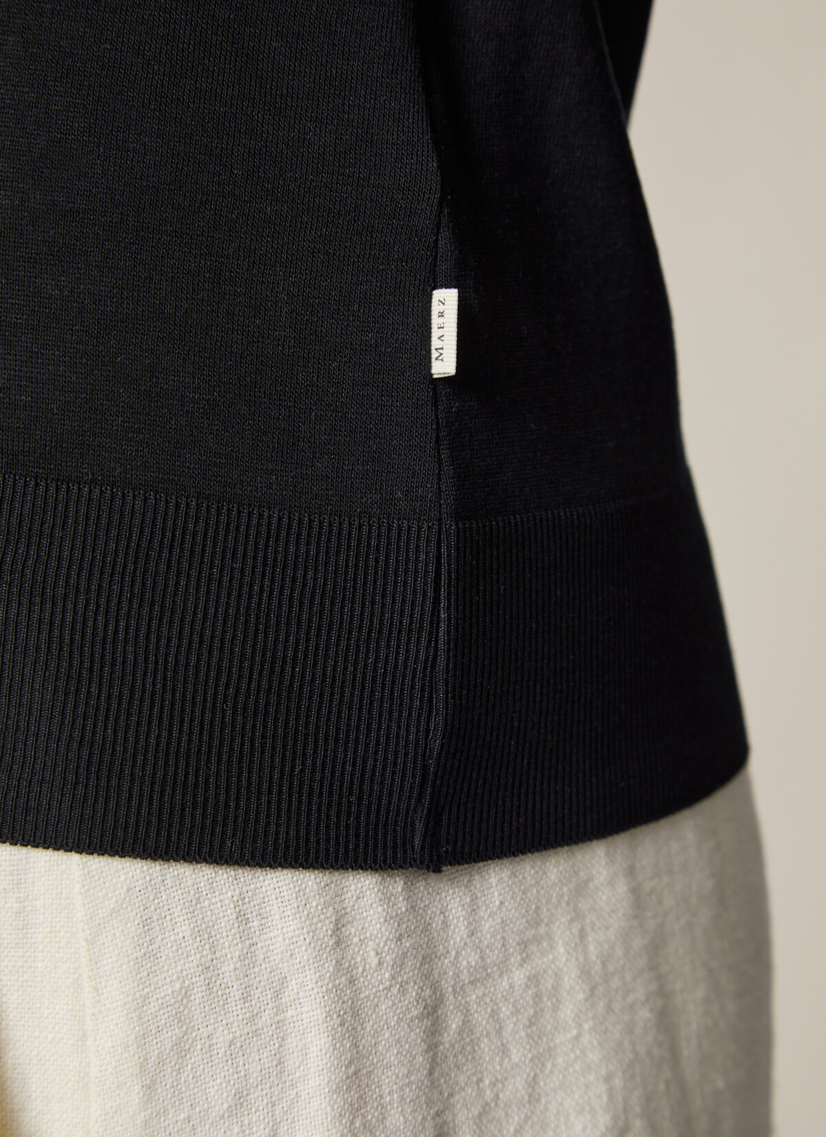 T-Shirt Rundhals 1/2 Arm, Black Detailansicht 2