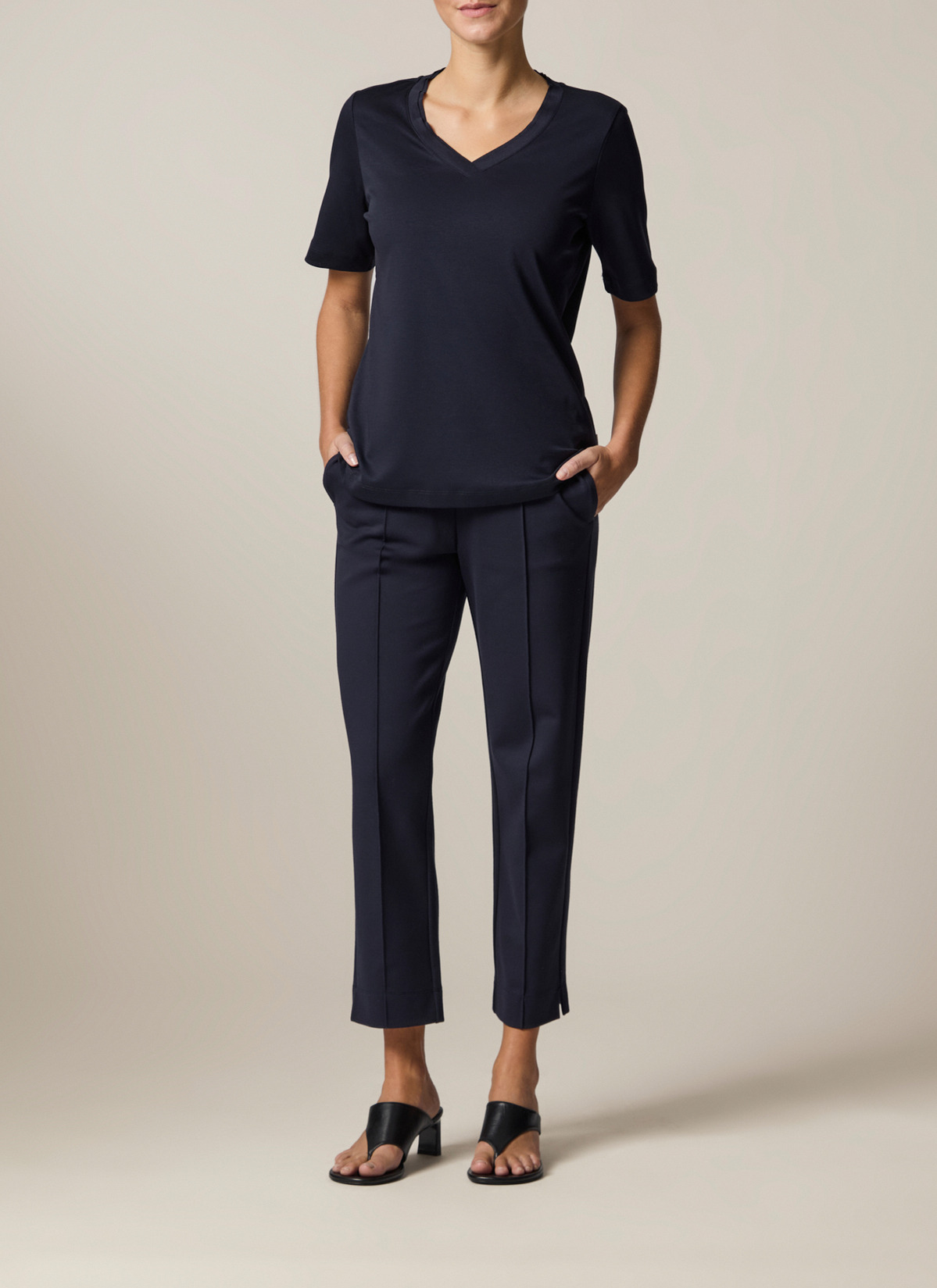 T-Shirt V-Neck 1/2 Arm, Navy Detailansicht 2