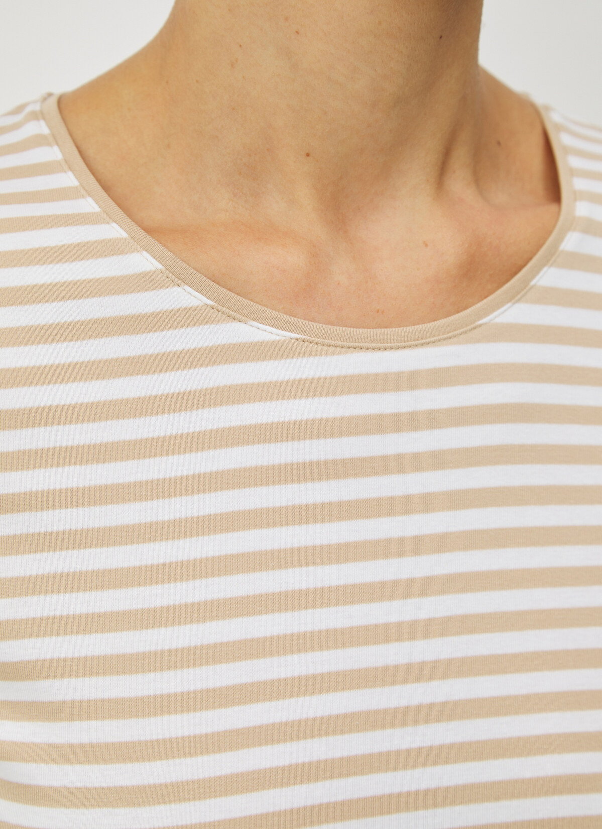 T-Shirt Rundhals, Sand Detailansicht 2