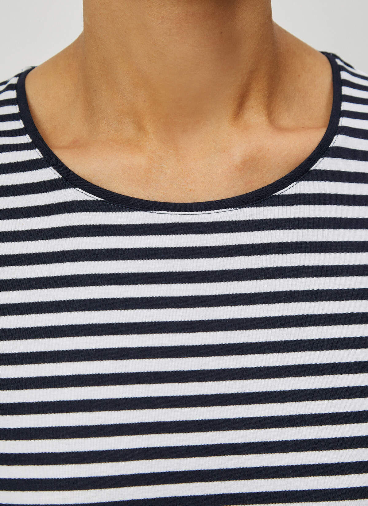 T-Shirt Rundhals, Navy Detailansicht 2