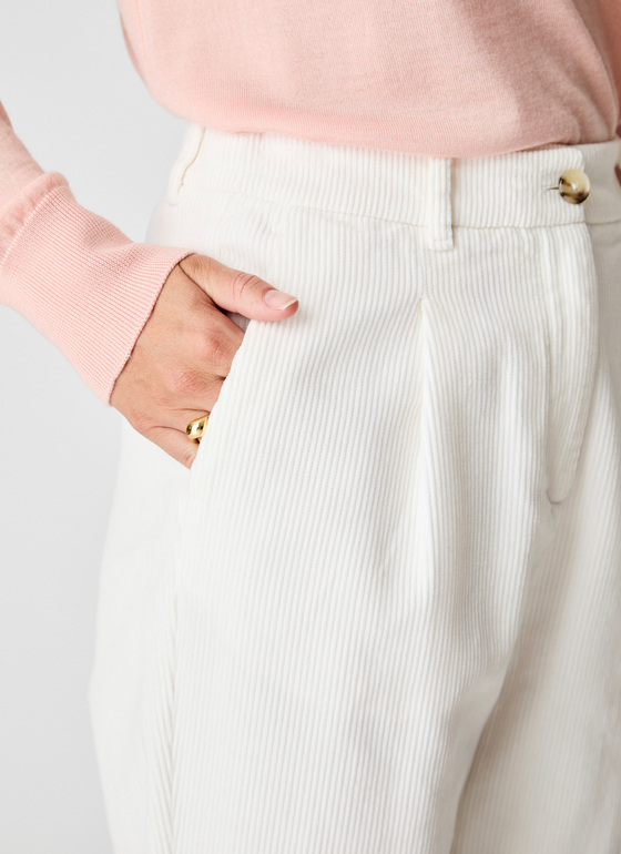 Hose New White Frontansicht