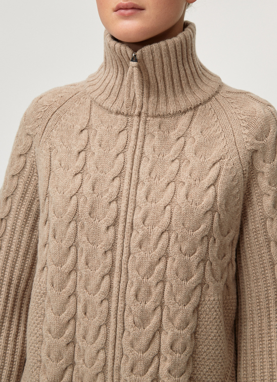 Strickjacke Zip 1/1 Arm Hazelnut Frontansicht