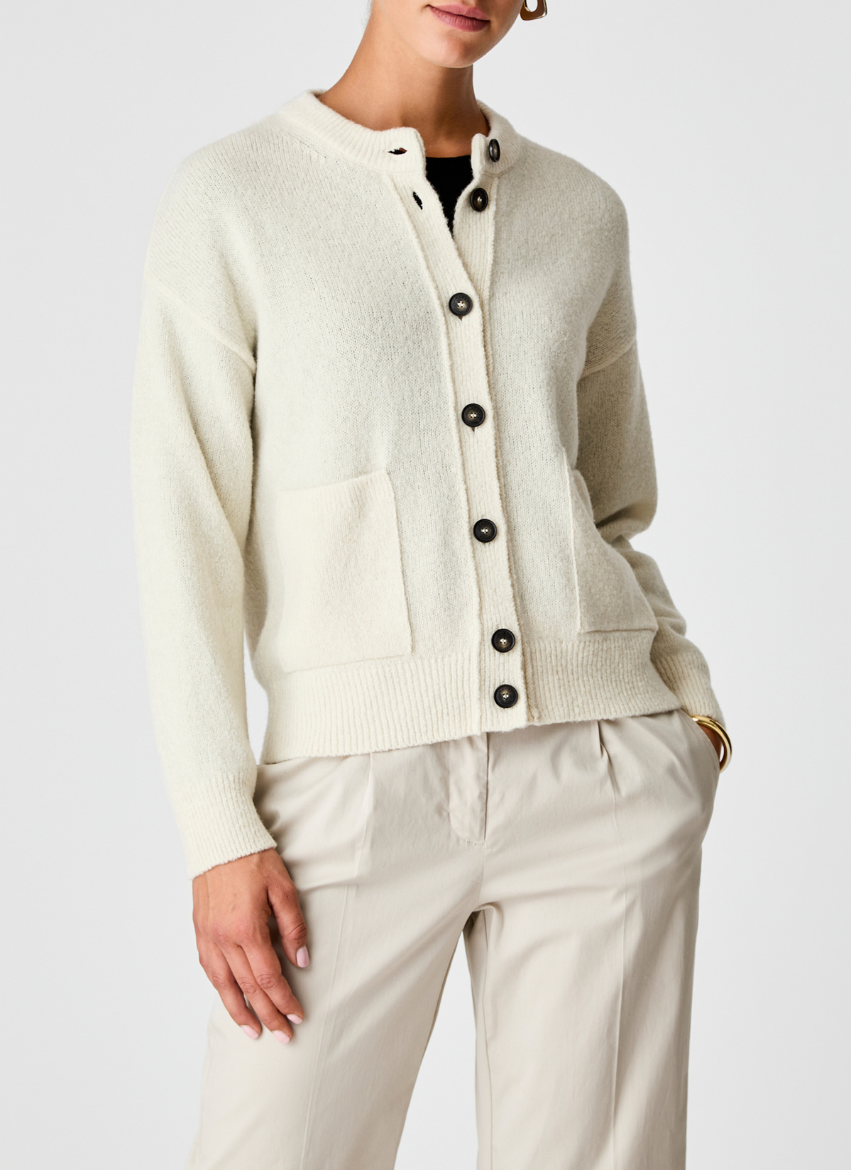 Strickjacke Knopf 1/1 Arm, New White Frontansicht