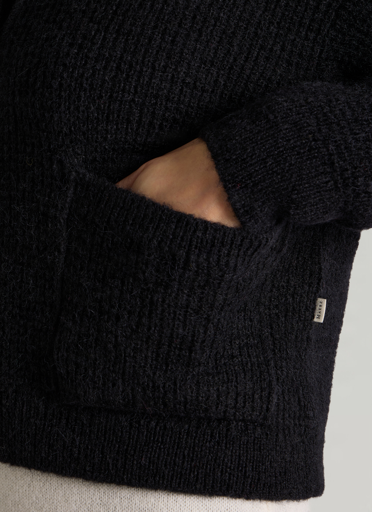 Strickjacke 1/1 Arm, Black Detailansicht 1