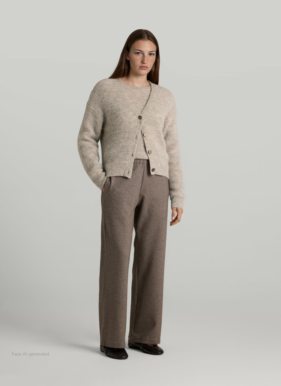 Strickjacke Knopf 1/1 Arm Autumn Stone Frontansicht