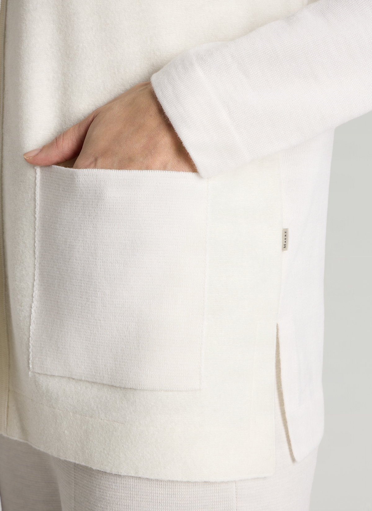 Strickjacke Knopf 1/1 Arm, New White Detailansicht 1