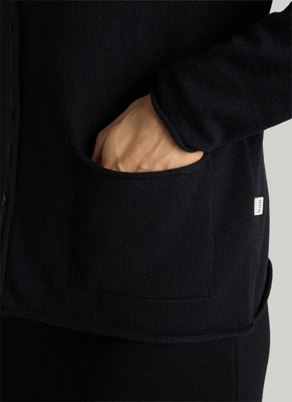 Strickjacke 1/1 Arm, Black Detailansicht 1