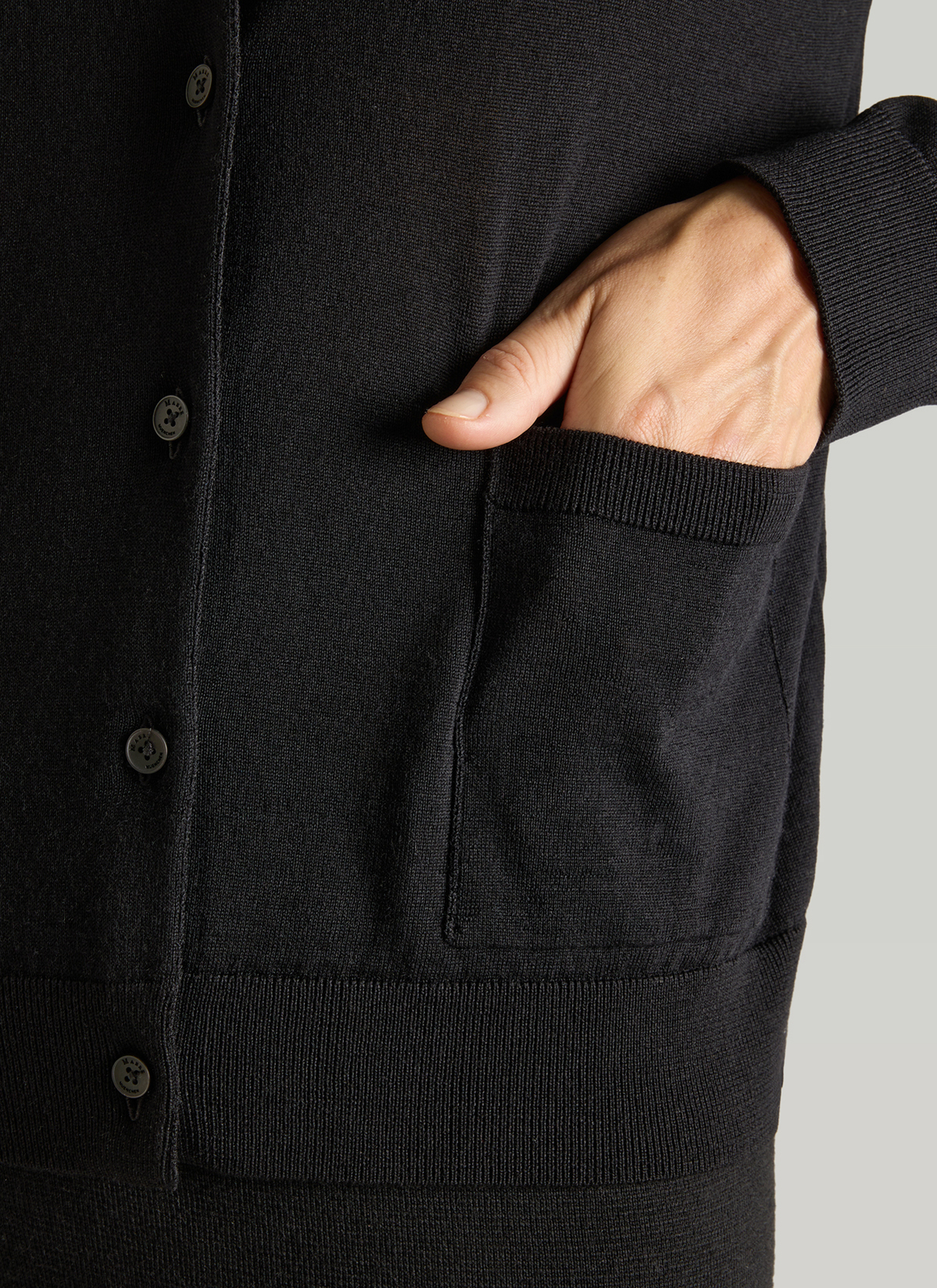 Strickjacke Knopf 1/1 Arm, Black Detailansicht 1