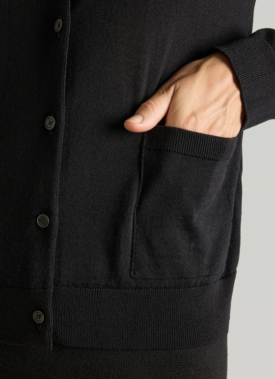 Strickjacke Knopf 1/1 Arm Black Frontansicht