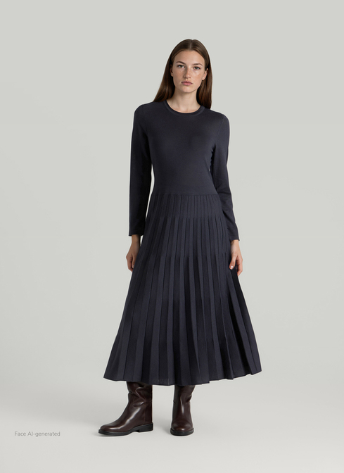 Kleid width=