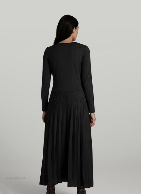 Kleid width=