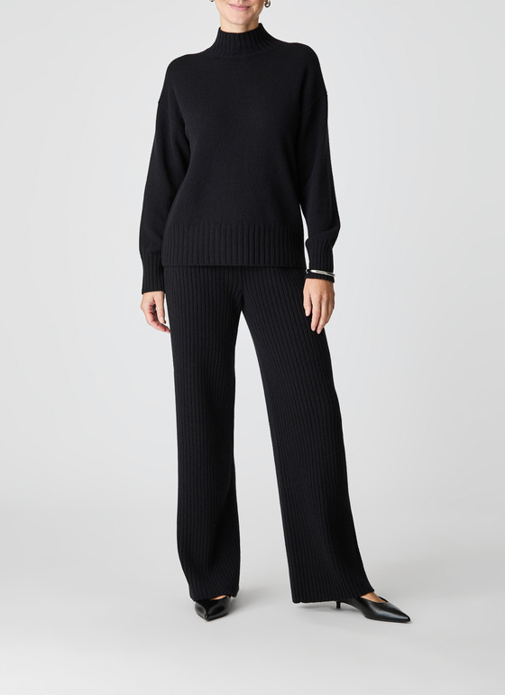 Hose Black Frontansicht