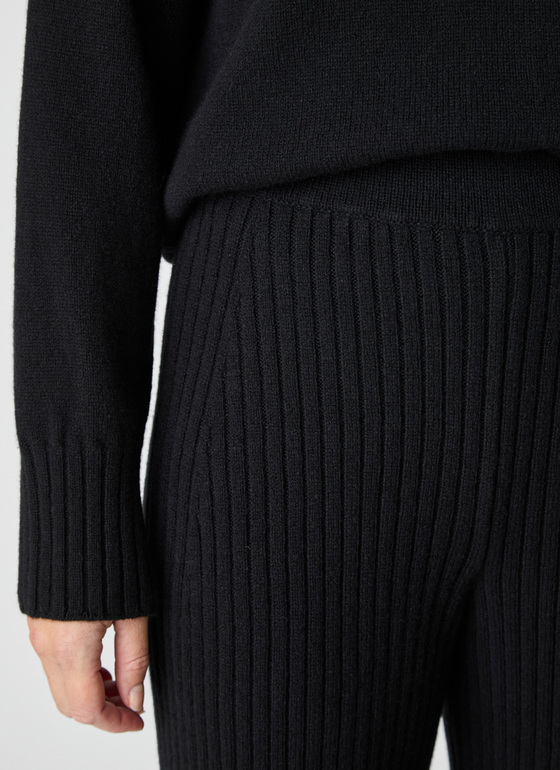 Hose Black Frontansicht