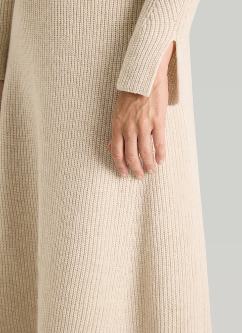 Kleid width=