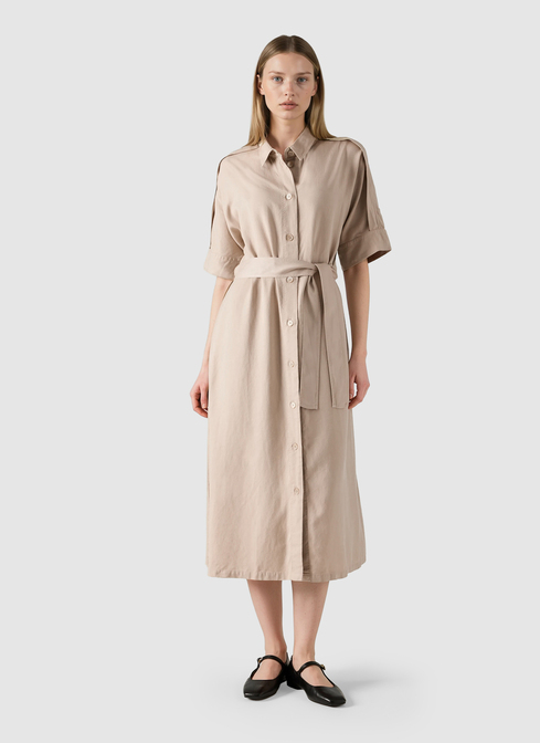 Kleid width=