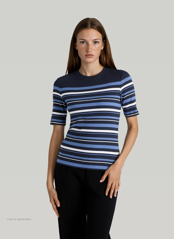 T-Shirt Rundhals 1/2 Arm Navy Frontansicht