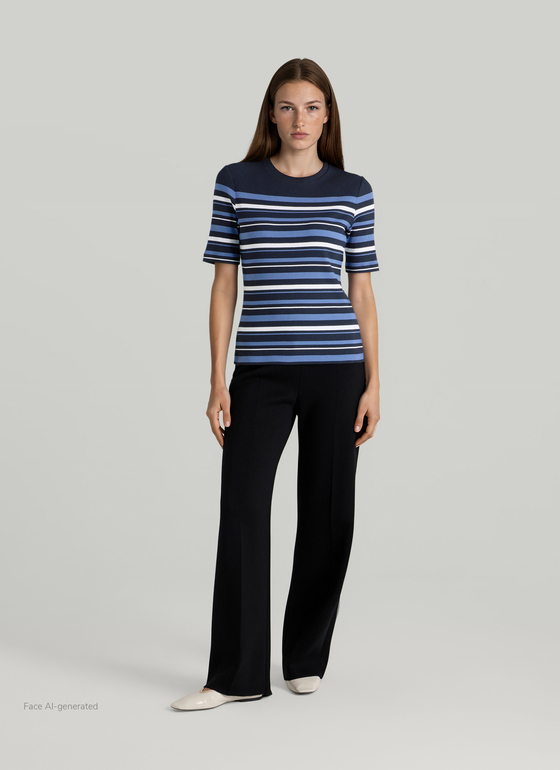 T-Shirt Rundhals 1/2 Arm Navy Frontansicht